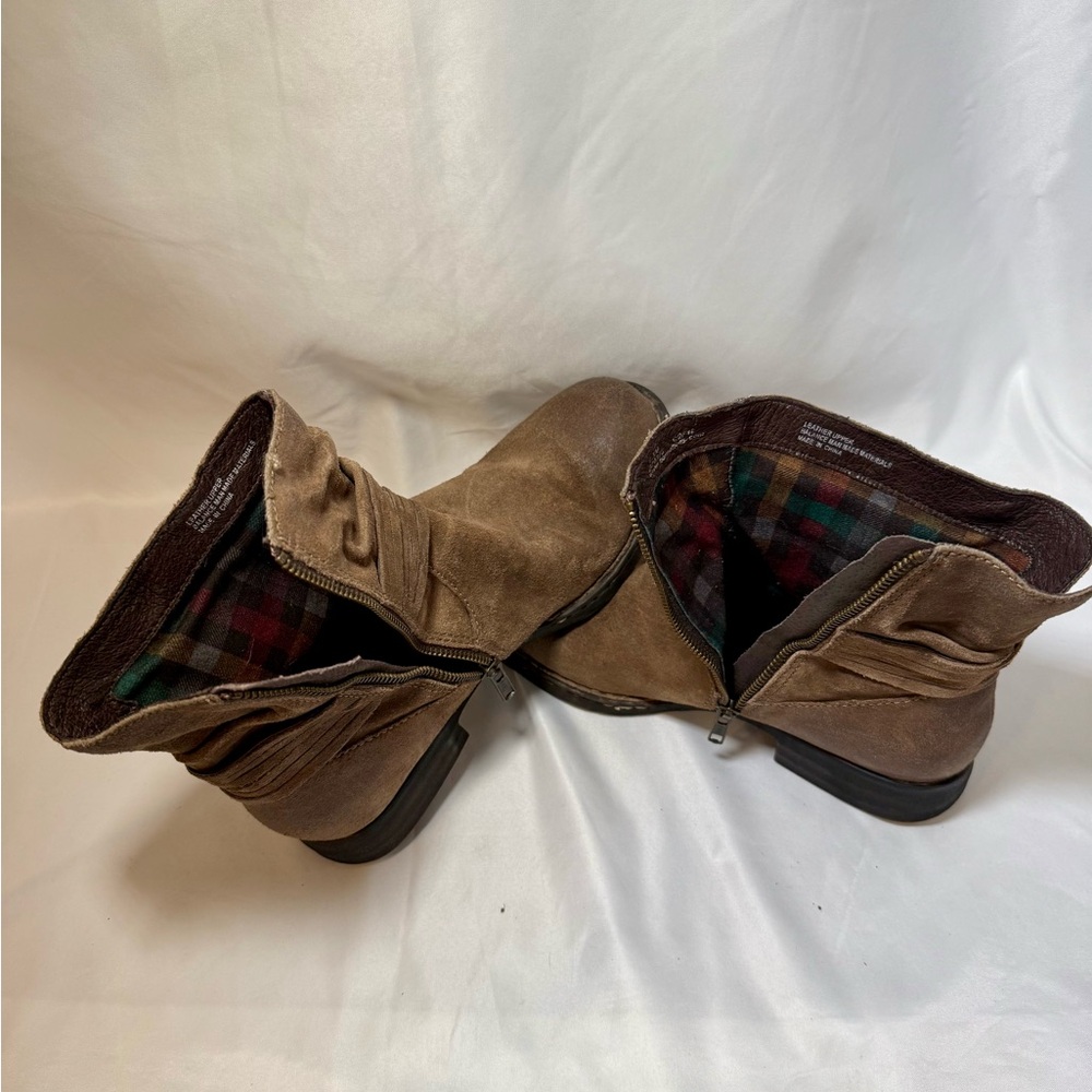 Born Suede Ankle Boot - Picture 5 of 6
